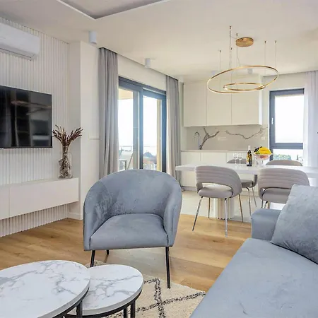 Luxurious In * סבטי פיליפ אי ג'קוב