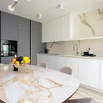 Apartment Luxurious In