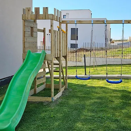 Lovely In Apartamento Sveti Filip i Jakov