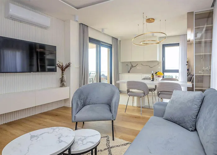 Lovely In * Sveti Filip i Jakov