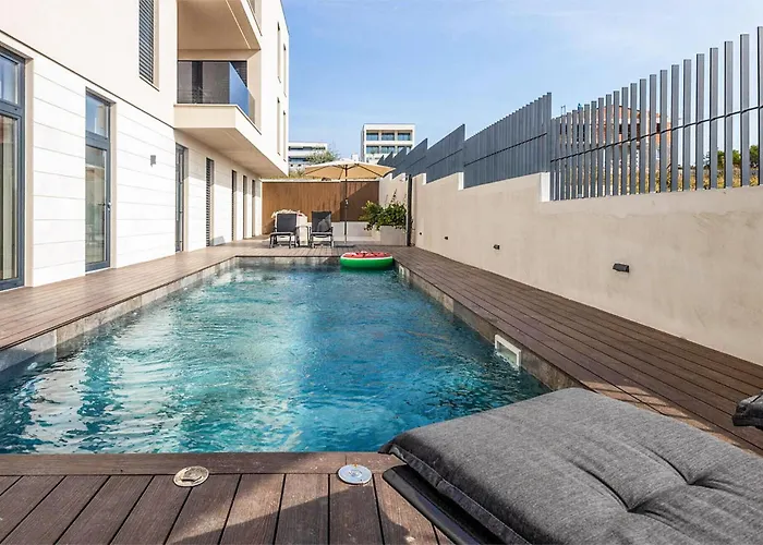 Lovely In * Sveti Filip i Jakov